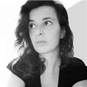 Insegnante della storia dell'arte - specializzata nel campo della grafica dell'arte e in fotografia